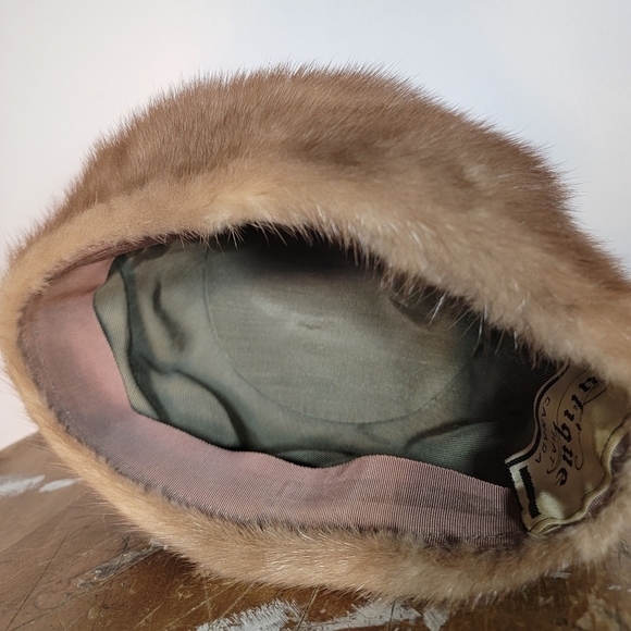 100% real fur vintage hat. Made in Canada. Small. - Picture 12 of 13
